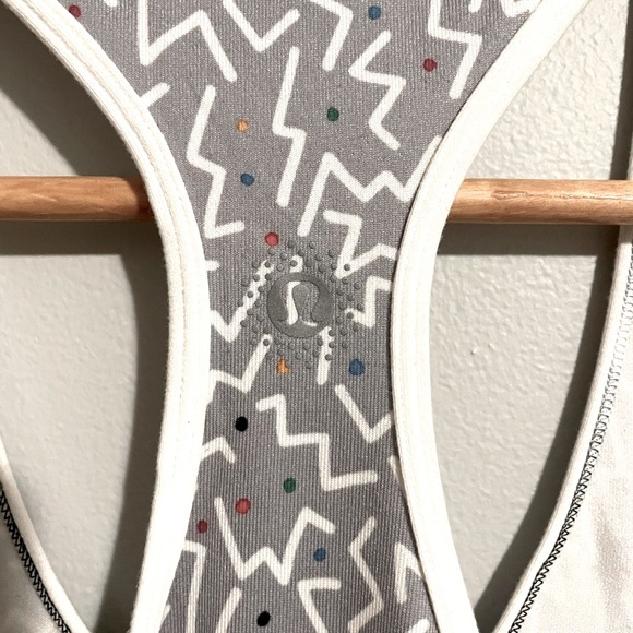LIKE NEW Lululemon SeaWheeze 2015 Cool Racerback - Picture 4 of 4